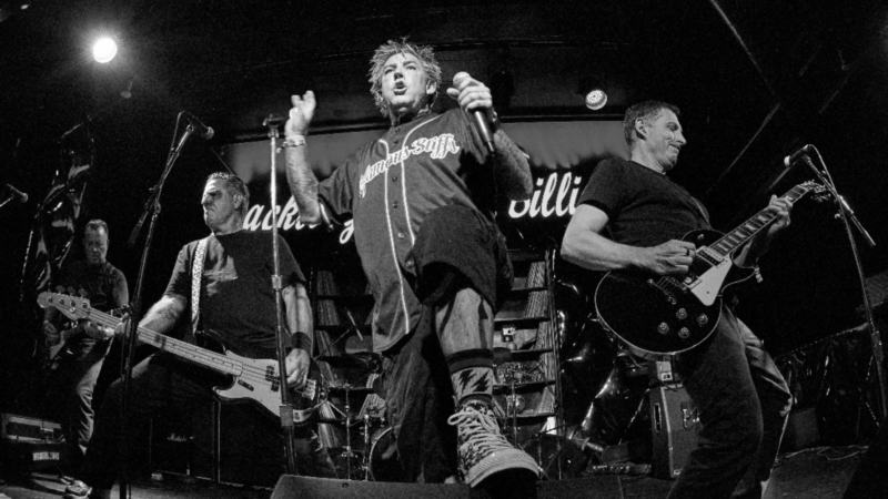 Notícia » Old School Punks Infamous Stiffs entregam riffs de mosh pit e energia afiada no novo EP “Lockdown Live”