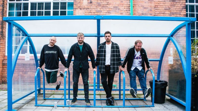 Ingleses do Spits Milk lançam novo álbum “Hell’s Lapels”