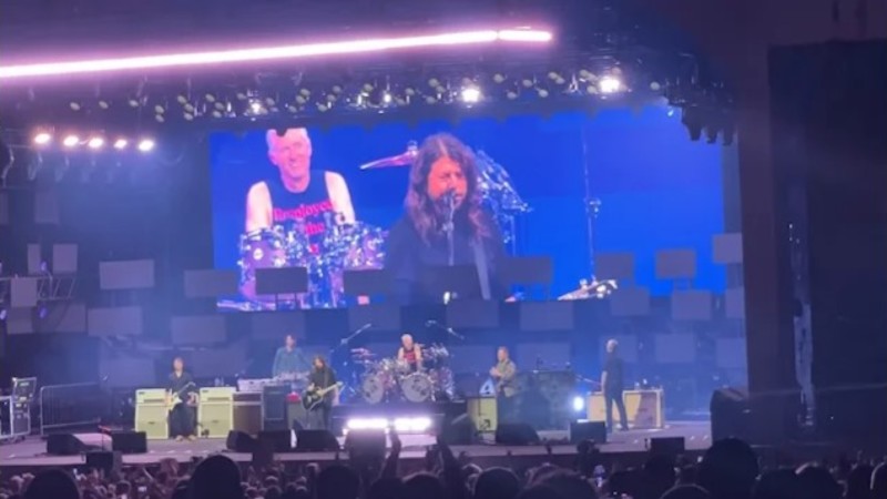 Notícia » FOO FIGHTERS toca primeiro show oficial com o novo baterista JOSH FREESE